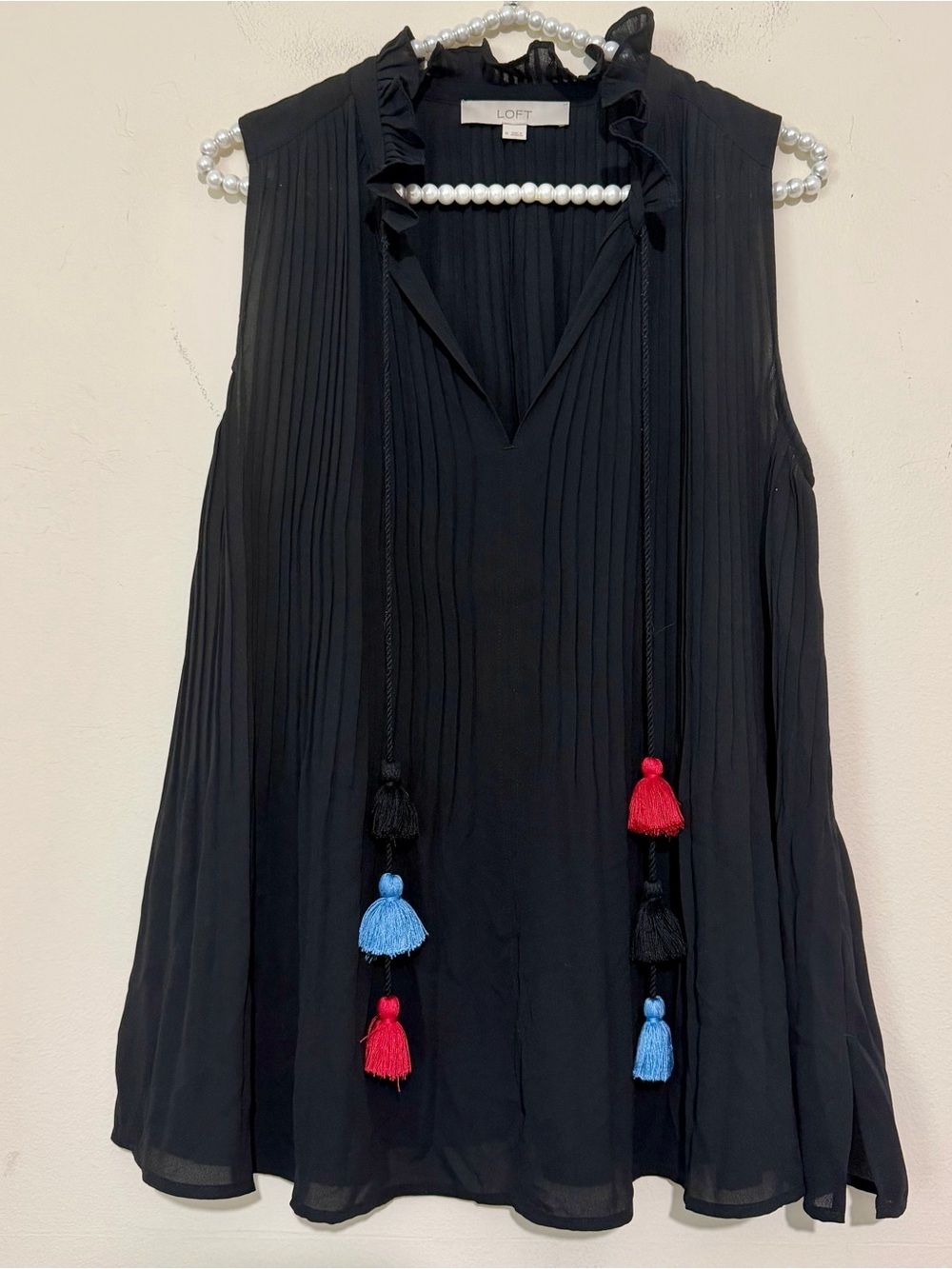 Loft Black Pleated Tassel Tie Sleeveless Top SIZE MEDIUM - Picture 2 of 6